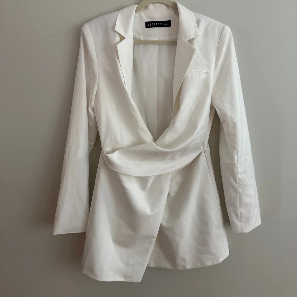 Lioness VIP Only Blazer Mini Dress White - Picture 7 of 10